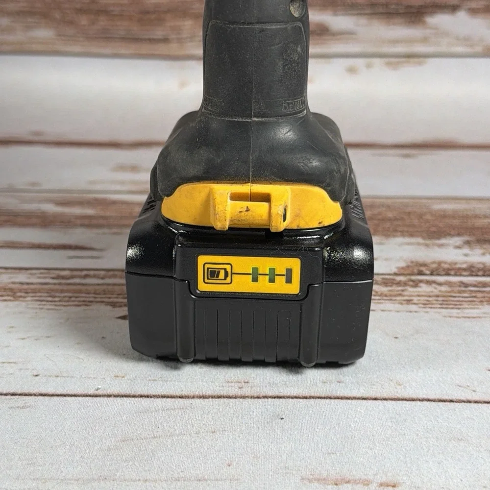 Dewalt DCD771 20V MAX Cordless Li-Ion 1/2 In Compact Drill Driver Tool Used